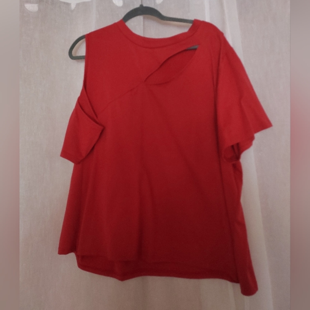 Woman plus size t-shirt